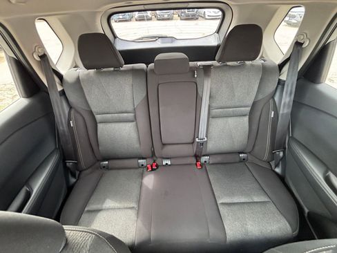 Used 2025 Nissan Rogue SV image 40