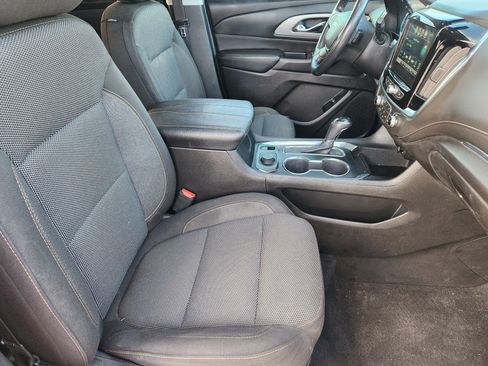 Used 2018 Chevrolet Traverse LT image 14