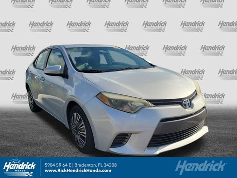 Used 2016 Toyota Corolla LE FWD image 1