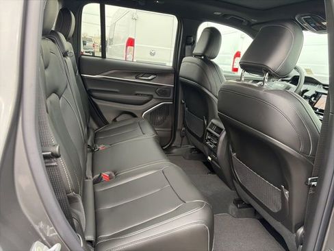 New 2026 Jeep Grand Cherokee Limited w/ Limited Altitude Package image 11