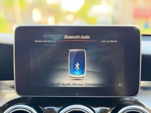 Used 2019 Mercedes-Benz GLC 300 4MATIC image 31
