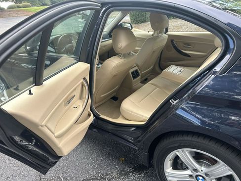 Used 2015 BMW 320i Sedan RWD image 14