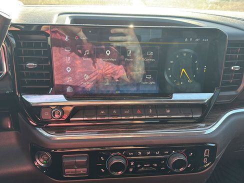 Used 2025 Chevrolet Silverado 1500 LT image 15