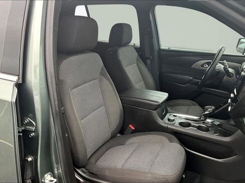 Used 2023 Chevrolet Traverse LT image 7