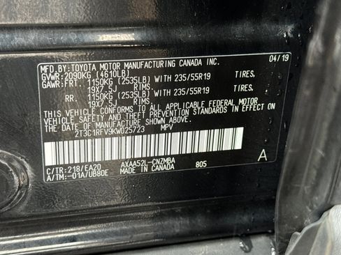 Used 2019 Toyota RAV4 XLE Premium image 28