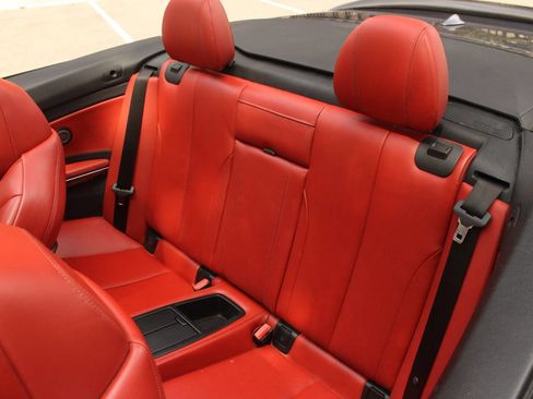 Used 2018 BMW M4 Convertible RWD image 17
