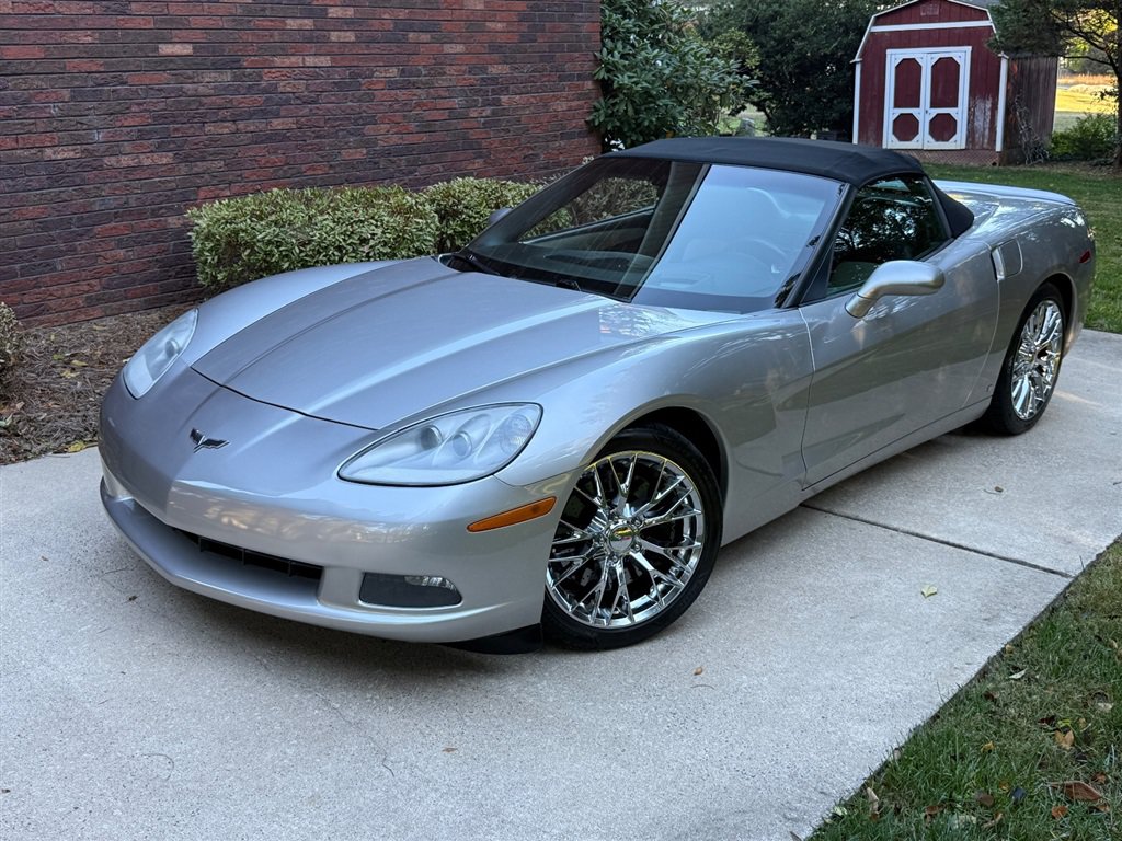 Used 2008 Chevrolet Corvette Convertible w/ Preferred Equipment Group RWD image 3