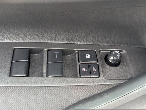 Used 2026 Toyota Corolla LE w/ LE Premium Package FWD image 18