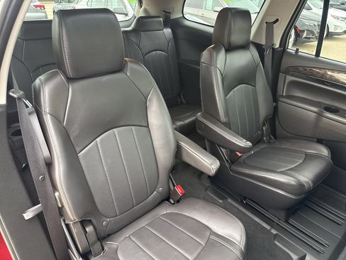 Used 2017 Buick Enclave Leather AWD/4WD image 35