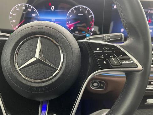 Used 2024 Mercedes-Benz GLE 350 4MATIC image 23