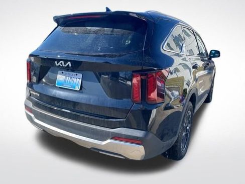 Used 2025 Kia Sorento S image 38