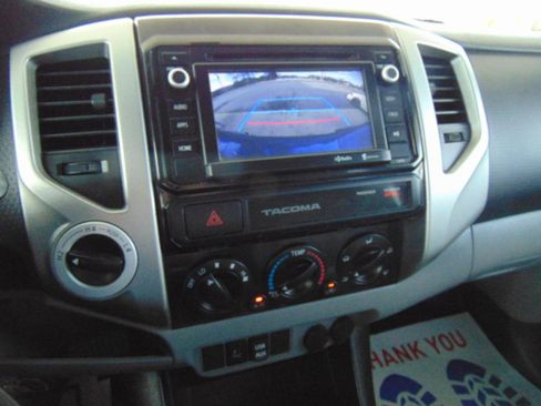 Used 2015 Toyota Tacoma 4x4 Double Cab w/ TRD Off-Road Package image 16