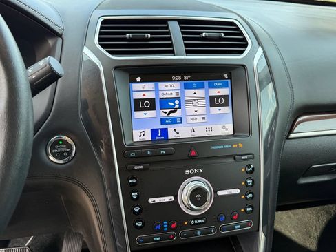 Used 2019 Ford Explorer Platinum AWD/4WD image 19