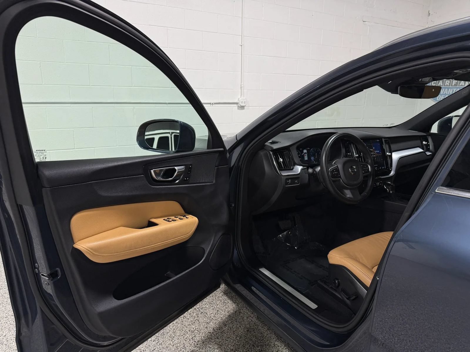 Used 2020 Volvo XC60 T5 Momentum AWD/4WD image 17