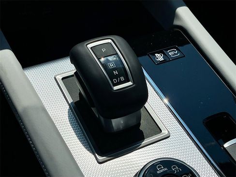 New 2025 Mitsubishi Outlander SEL image 17