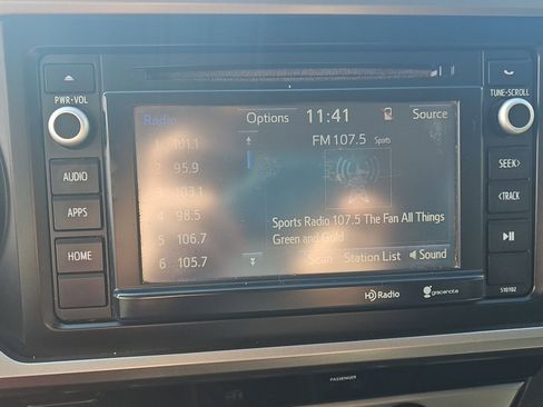 Used 2016 Toyota Tacoma SR5 w/ Towing Package image 16