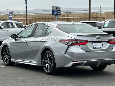 Used 2023 Toyota Camry SE image 6
