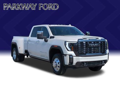 Used 2024 GMC Sierra 3500 Denali Ultimate AWD/4WD image 7