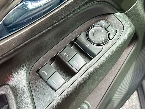 Used 2020 Chevrolet Equinox LT FWD image 17
