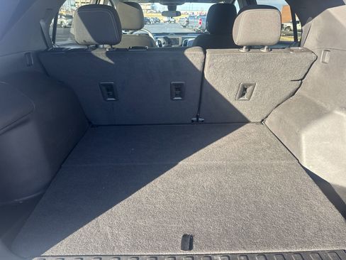 Certified 2023 Chevrolet Equinox LT w/ Driver Convenience Package image 23