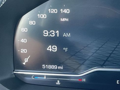 Used 2023 GMC Yukon XL SLT image 12