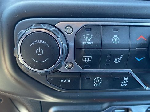 Used 2022 Jeep Wrangler Unlimited Sport AWD/4WD image 32