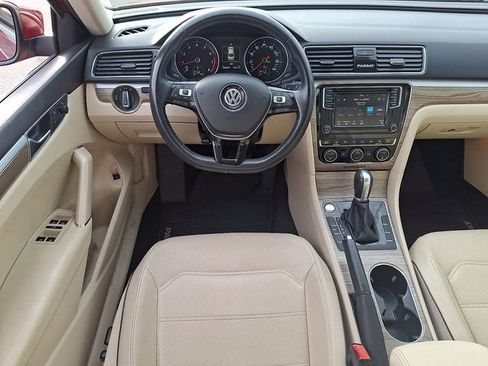 Used 2018 Volkswagen Passat 2.0T SE image 11