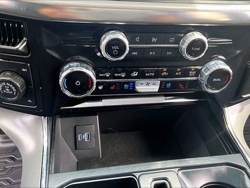 Used 2024 Ford F150 Lariat w/ FX4 Off-Road Package AWD/4WD image 17