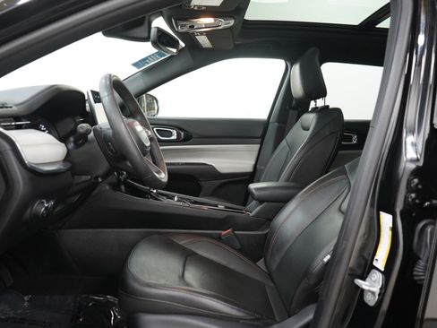 Used 2023 Jeep Compass Limited w/ Sun and Sound Group AWD/4WD image 22