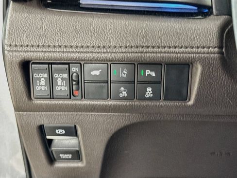 Used 2019 Honda Odyssey Elite image 11