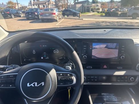 Used 2023 Kia Sportage LX AWD/4WD image 22