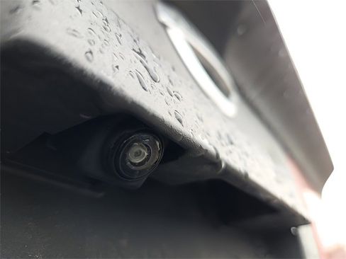 Used 2018 Nissan Frontier PRO-4X image 18