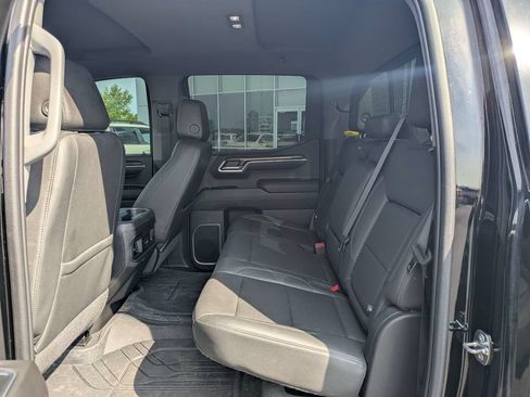 Used 2022 Chevrolet Silverado 1500 RST w/ Redline Edition AWD/4WD image 15