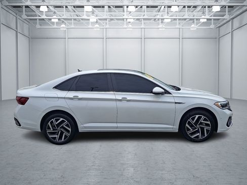 Used 2024 Volkswagen Jetta SEL FWD image 6