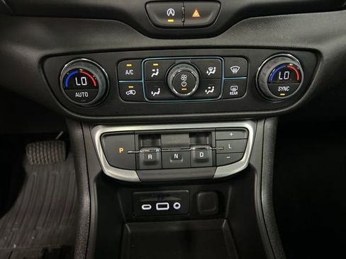 Certified 2024 GMC Terrain SLT w/ Tech Package AWD/4WD image 17