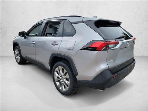 Used 2021 Toyota RAV4 XLE Premium image 7