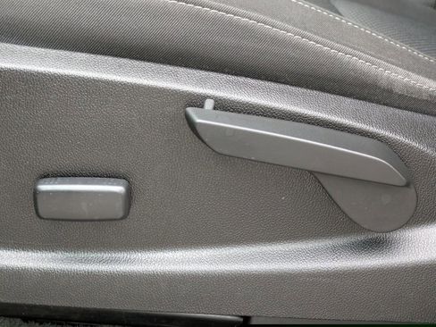 Used 2016 Chevrolet Colorado LT w/ LT Convenience Package image 20