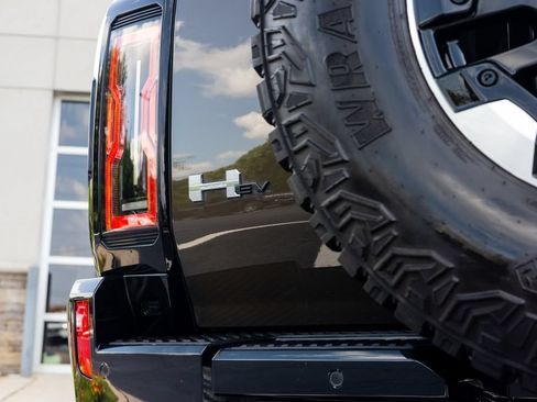 Used 2025 GMC Hummer EV 2X w/ Extreme Off-Road Package AWD/4WD image 18