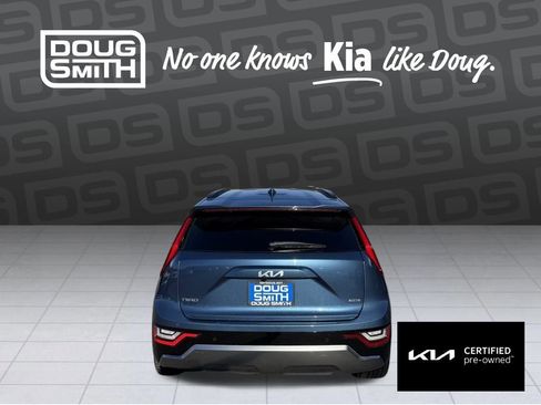 Certified 2023 Kia Niro SX Touring image 5
