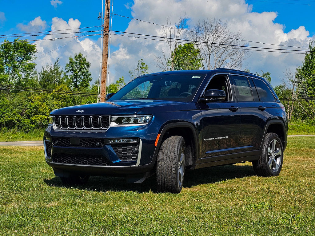 New 2026 Jeep Grand Cherokee Limited w/ Luxury Tech Group II AWD/4WD image 7