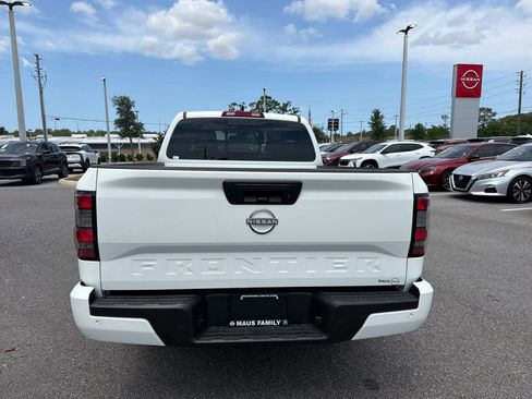 Used 2025 Nissan Frontier SV RWD image 6