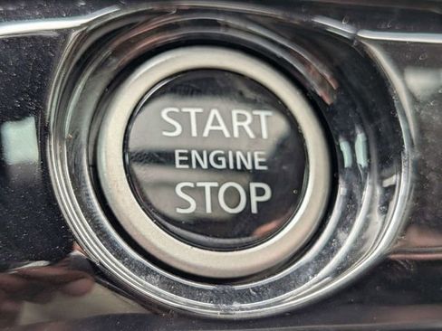 Used 2024 Nissan Pathfinder Platinum image 30