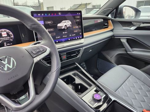 New 2026 Volkswagen Tiguan SEL R-Line image 8
