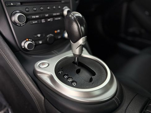 Used 2017 Nissan 370Z w/ Sport Package image 28