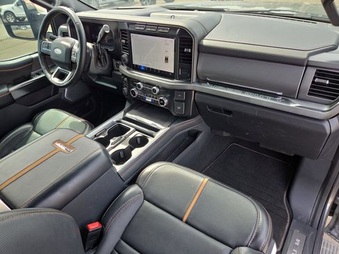 Used 2024 Ford F250 Platinum image 17