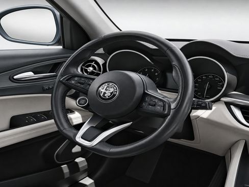 Used 2020 Alfa Romeo Stelvio Ti AWD/4WD image 5