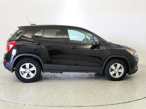 Used 2020 Chevrolet Trax LS w/ Tint and Cruise Package FWD image 8