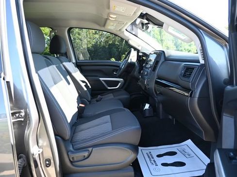 Used 2024 Nissan Titan SV AWD/4WD image 19