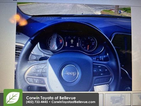Used 2020 Jeep Cherokee Latitude Plus w/ Cold Weather Group AWD/4WD image 15