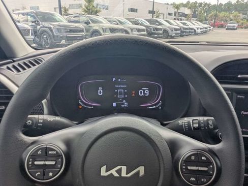 Used 2024 Kia Soul LX FWD image 27